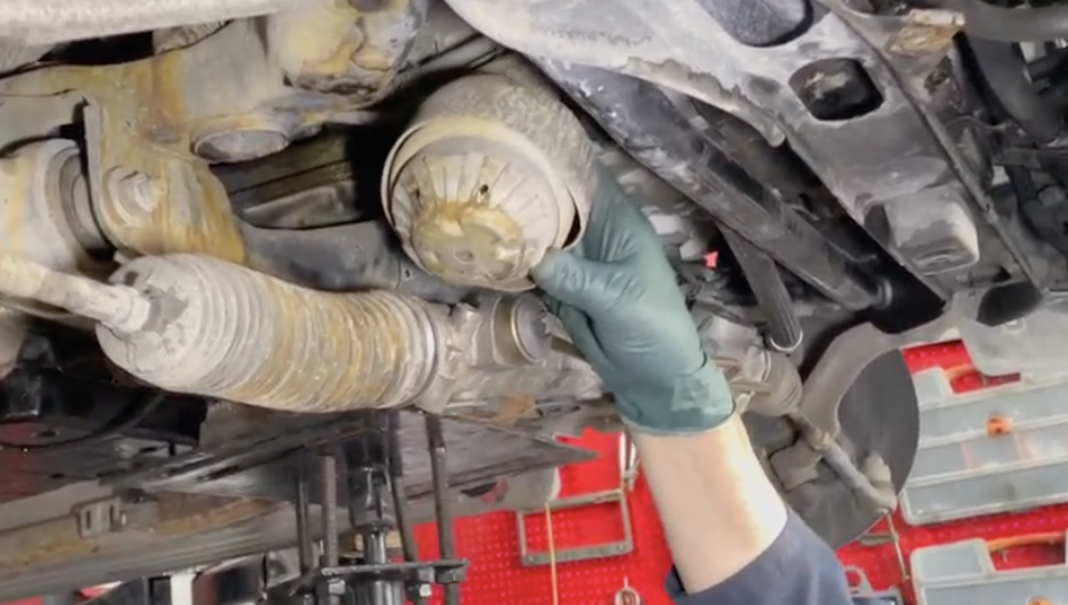 W211 engine sales mount replacement